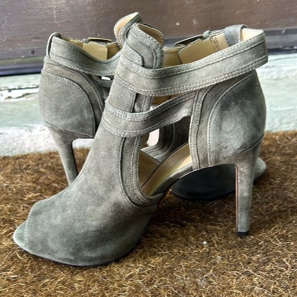 Michael Kors Blaze Suede Open Toe Bootie Sage Green Suede Fall Heels Sz 9.5 - Picture 5 of 11